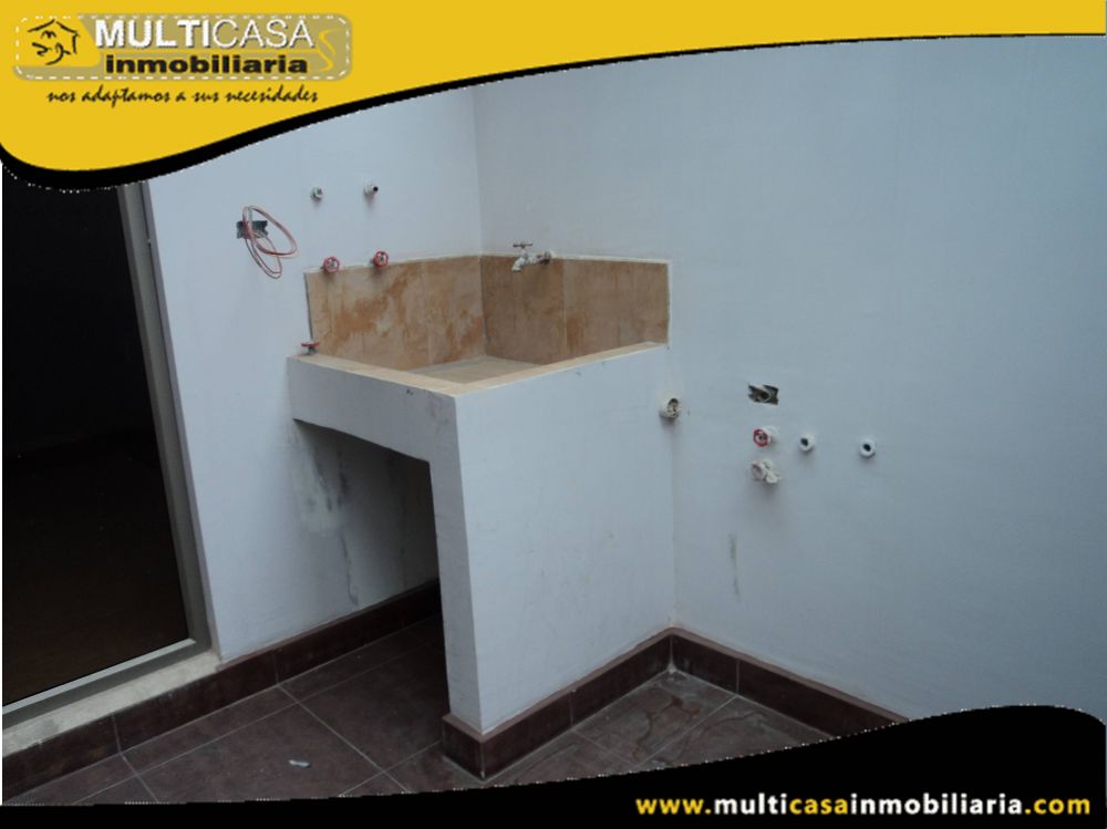 Casa en Venta en Condominio Privado a Crédito Sector Las Pencas Cuenca-Ecuador