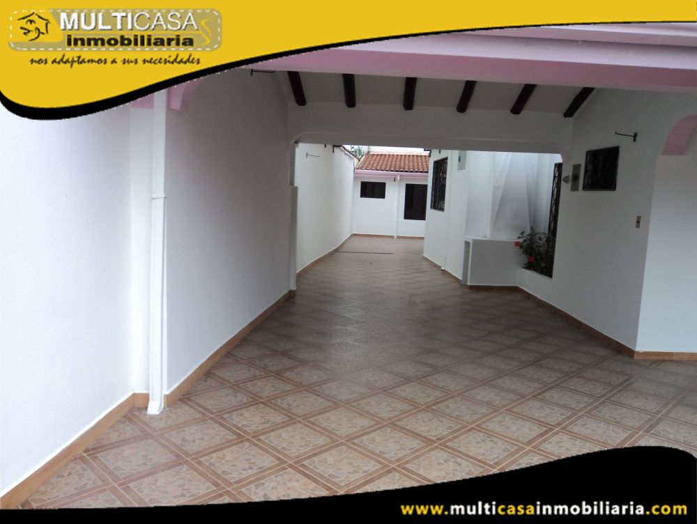 Casa Comercial en Venta a Crédito  Sector Av.Paucarbamba Cuenca-Ecuador