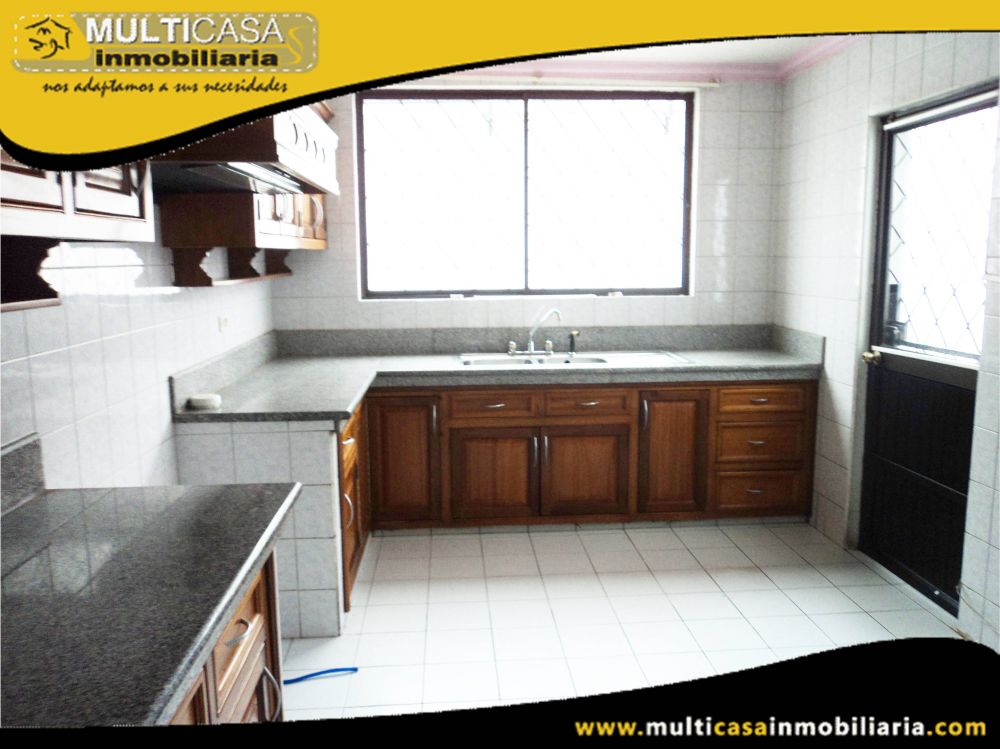Casa con Mini Departamento en Venta a Crédito Sector Av.Paucarbamba Cuenca-Ecuador