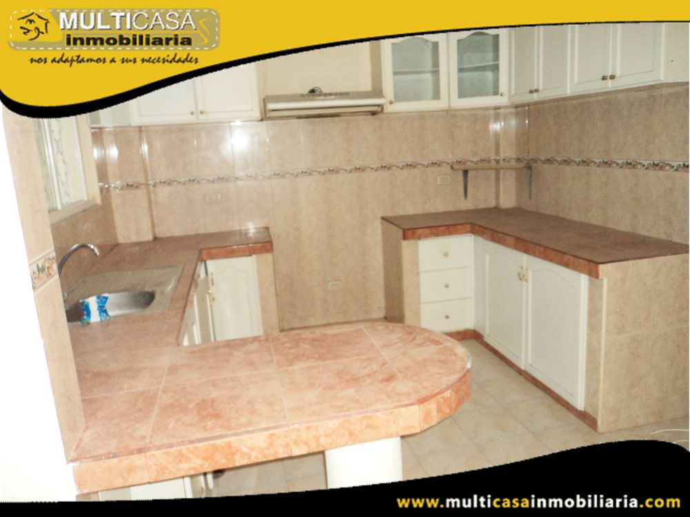 Casa Comercial en Venta a Crédito dos departamentos Sector Av.Gonzales Suarez Cuenca-Ecuador