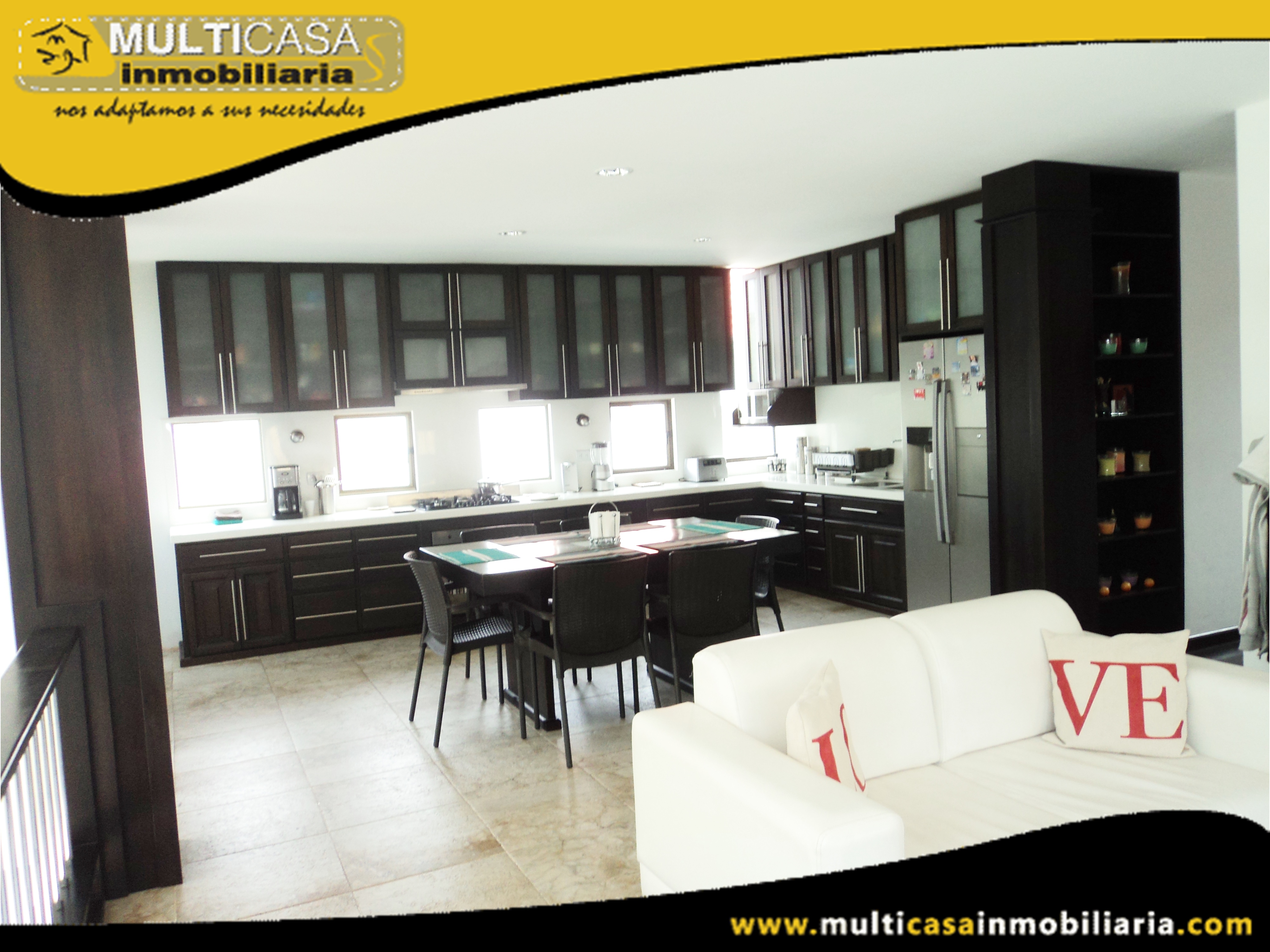 Propiedad Comercial en Venta con salón de eventos y oficinas  a Crédito Sector Misicata Cuenca-Ecuador