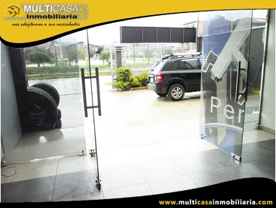 Arriendo Local Comercial amplio Sector Super Stock Cuenca-Ecuador