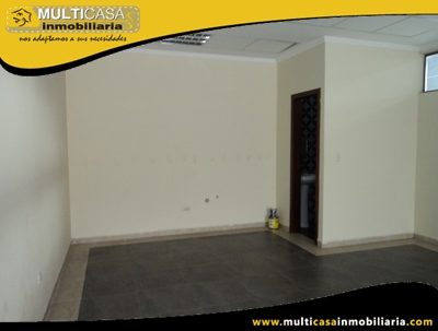 Arriendo Local Comercial amplio Sector Super Stock Cuenca-Ecuador