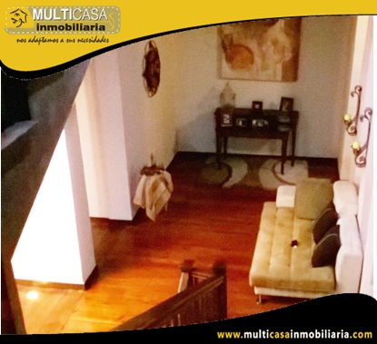 Venta de Casa Rentera con Dos Locales Comerciales Sector Centro de la Ciudad Cuenca-Ecuador