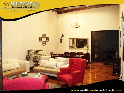 Venta de Casa Rentera con Dos Locales Comerciales Sector Centro de la Ciudad Cuenca-Ecuador