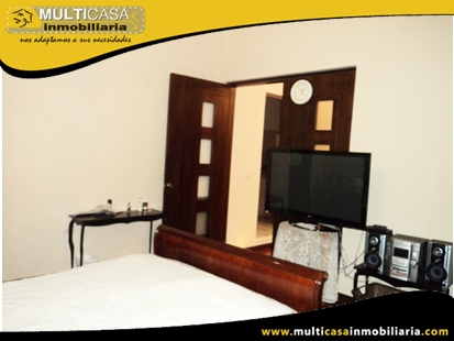 Venta de Casa Rentera con Dos Locales Comerciales Sector Centro de la Ciudad Cuenca-Ecuador