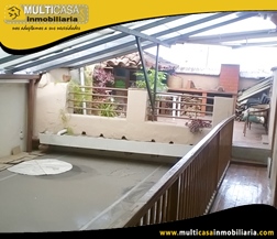 Venta de Casa Rentera con Dos Locales Comerciales Sector Centro de la Ciudad Cuenca-Ecuador