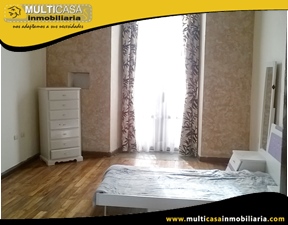 Venta de Casa Rentera con Dos Locales Comerciales Sector Centro de la Ciudad Cuenca-Ecuador