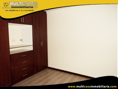 Casa en Venta Tres Departamentos a Crédito Sector Av. 10 de Agosto Cuenca-Ecuador