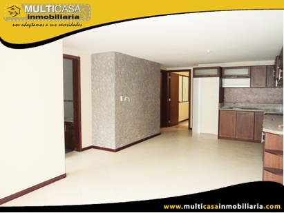 Casa en Venta Dos Departamentos y un Local Comercial Sector Av. 10 de Agosto Cuenca-Ecuador