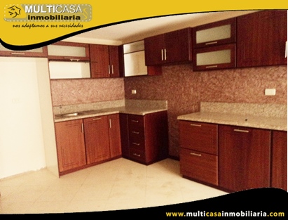 Casa en Venta Dos Departamentos y un Local Comercial Sector Av. 10 de Agosto Cuenca-Ecuador