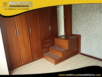 Casa en Venta Dos Departamentos y un Local Comercial Sector Av. 10 de Agosto Cuenca-Ecuador