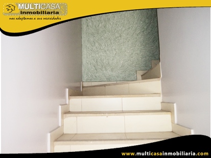 Casa en Venta Dos Departamentos y un Local Comercial Sector Av. 10 de Agosto Cuenca-Ecuador