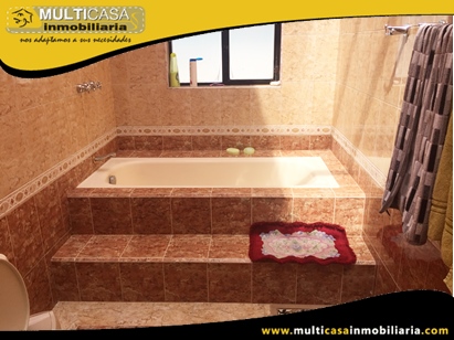 Casa en Venta dos Departamentos y un Local Comercial Sector Feria Libre Cuenca-Ecuador