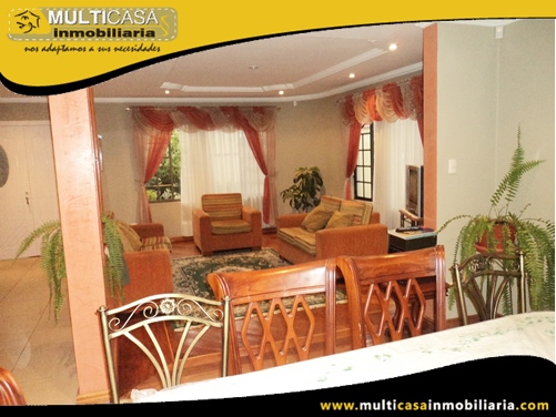 Casa en Venta con Local Comercial a Crédito Sector Av.1ero de Mayo Cuenca- Ecuador