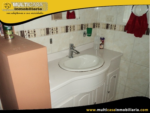 Casa en Venta con Local Comercial a Crédito Sector Av.1ero de Mayo Cuenca- Ecuador