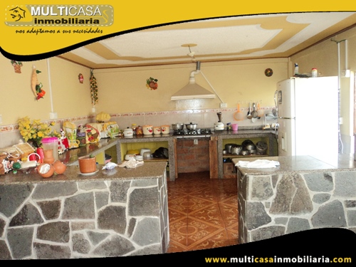 Casa en Venta con Terreno a Crédito Sector Ricaurte Cuenca-Ecuador