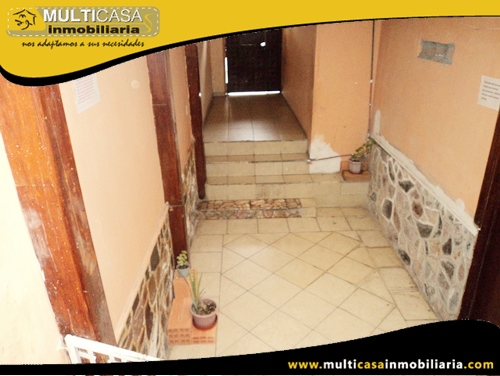 Casa en Venta con Local Comercial a Crédito Sector Centro de la Ciudad Cuenca-Ecuador