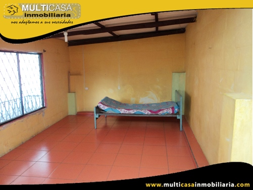 Casa en Venta con Local Comercial a Crédito Sector Centro de la Ciudad Cuenca-Ecuador