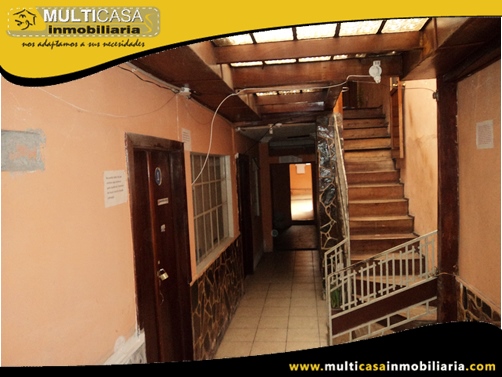 Casa en Venta con Local Comercial a Crédito Sector Centro de la Ciudad Cuenca-Ecuador