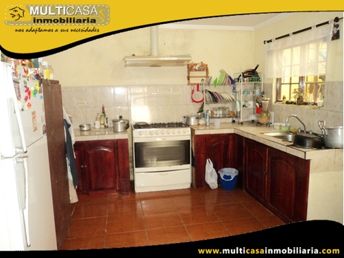 Casa en Venta con espacio verde a Crédito Sector Cdla. Simón Bolivar Cuenca-Ecuador