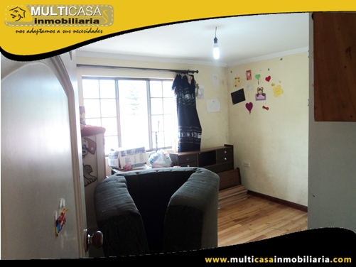 Casa en Venta con espacio verde a Crédito Sector Cdla. Simón Bolivar Cuenca-Ecuador
