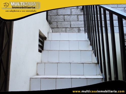 Casa en Venta con Tres Departamentos y Local Comercial Sector Totoracocha Cuenca-Ecuador