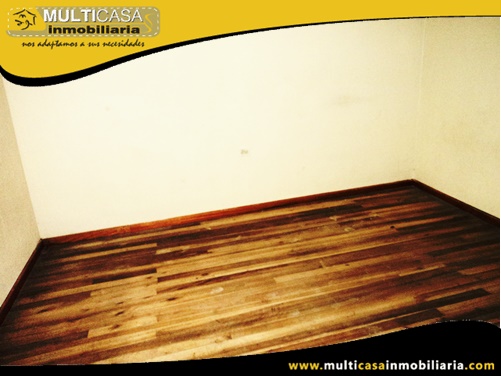 Casa en Venta con Tres Departamentos y Local Comercial Sector Totoracocha Cuenca-Ecuador