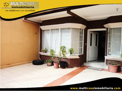 Villa en Venta en Urbanización Privada Sector Control Sur Cuenca-Ecuador
