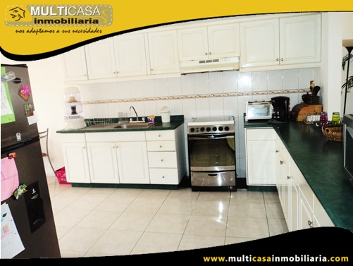 Villa en Venta en Urbanización Privada Sector Control Sur Cuenca-Ecuador