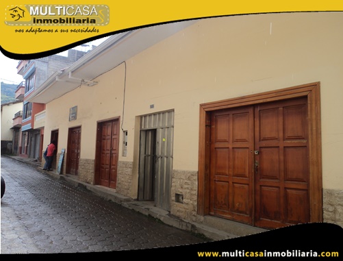 Casa Comercial en Venta a Crédito de Cuatro locales Comerciales Sector Centro de Gualaceo - Ecuador