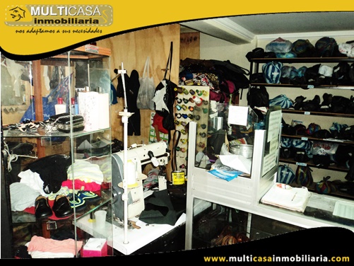 Casa Comercial en Venta a Crédito de Cuatro locales Comerciales Sector Centro de Gualaceo - Ecuador
