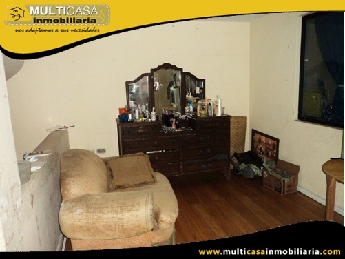 Casa en venta a Crédito Sector Empresa Eléctrica Cuenca-Ecuador