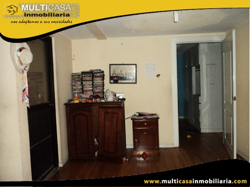Casa en venta a Crédito Sector Empresa Eléctrica Cuenca-Ecuador