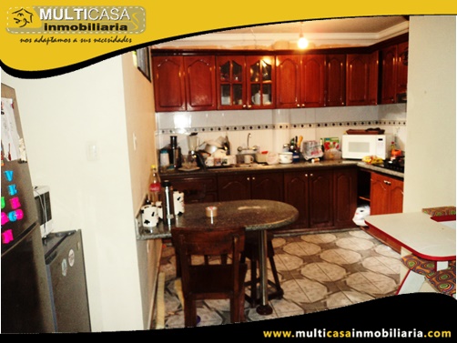 Casa en Venta a Crédito con Local Comercial Sector Ordoñez Lasso Cuenca-Ecuador