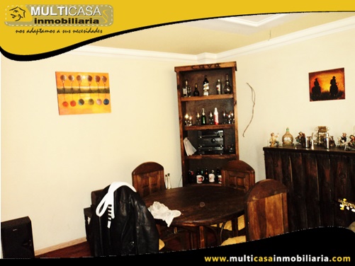 Casa en Venta a Crédito con Local Comercial Sector Ordoñez Lasso Cuenca-Ecuador
