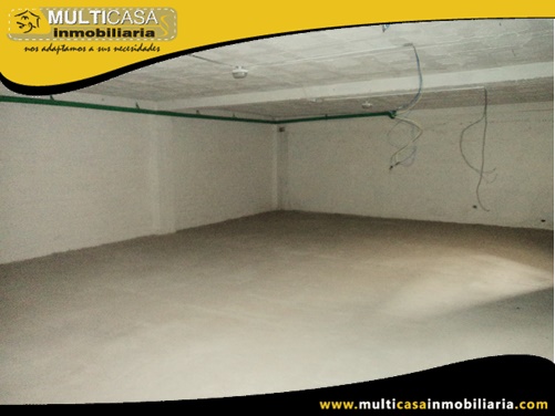 Casa con Local Comercial y Tres departamentos en Venta Sector Av.12 de Abril Cuenca-Ecuador