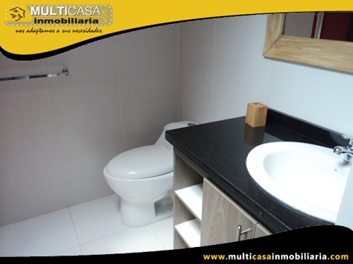Casa con Local Comercial y Tres departamentos en Venta Sector Av.12 de Abril Cuenca-Ecuador