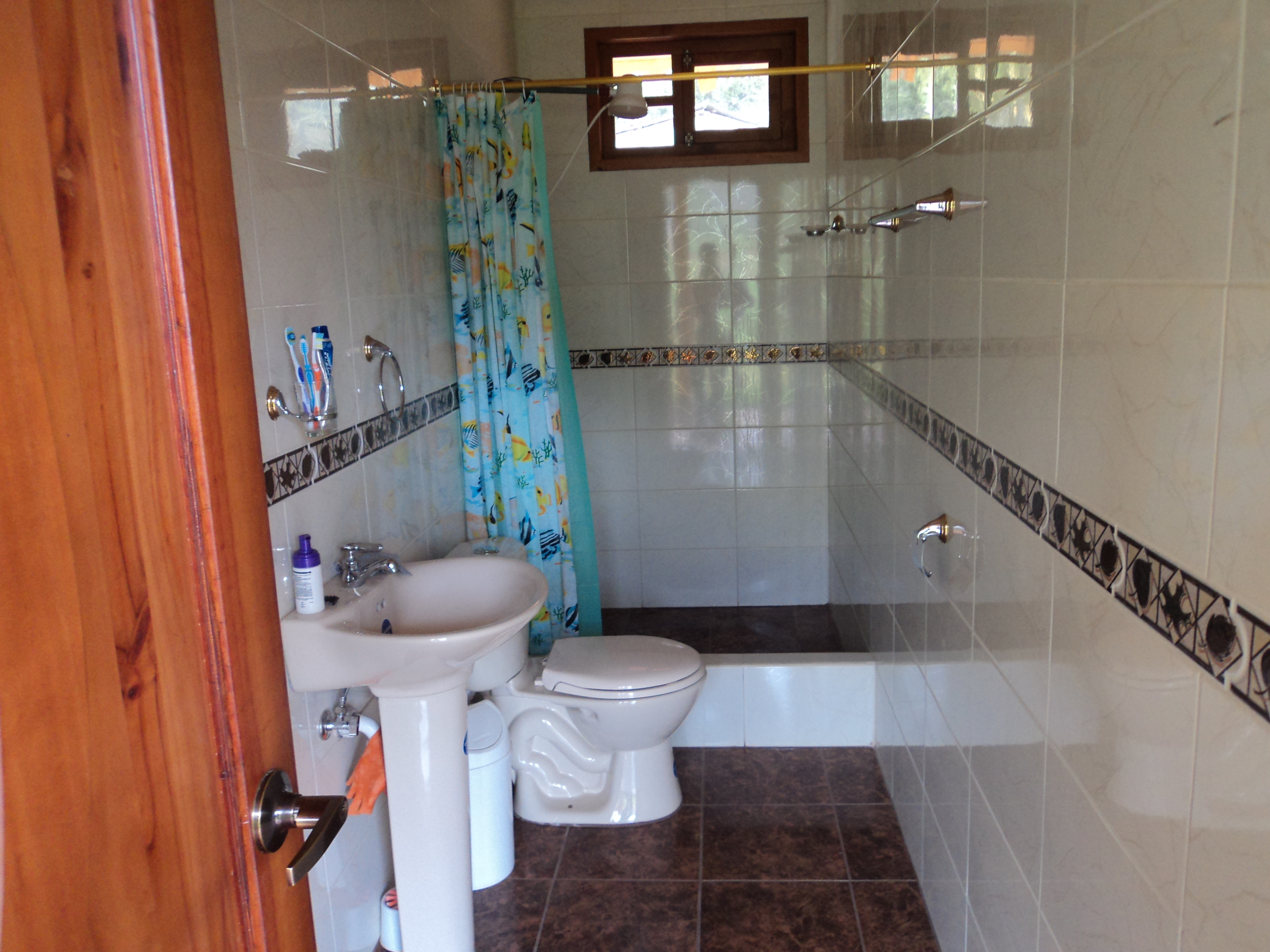 Casa con Terreno en Venta a Crédito Sector Dug Dug Paute-Ecuador