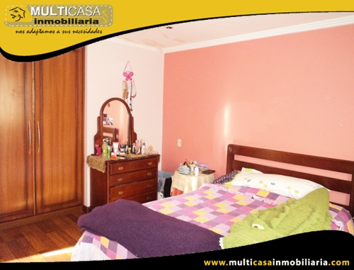 Casa con Local Comercial en Venta a Crédito Sector Centro de la Ciudad Cuenca-Ecuador