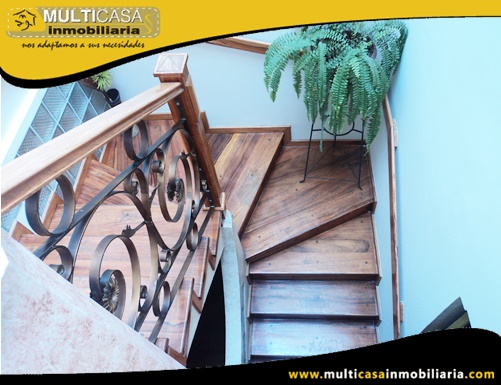 Casa con Local Comercial en Venta a Crédito Sector Centro de la Ciudad Cuenca-Ecuador
