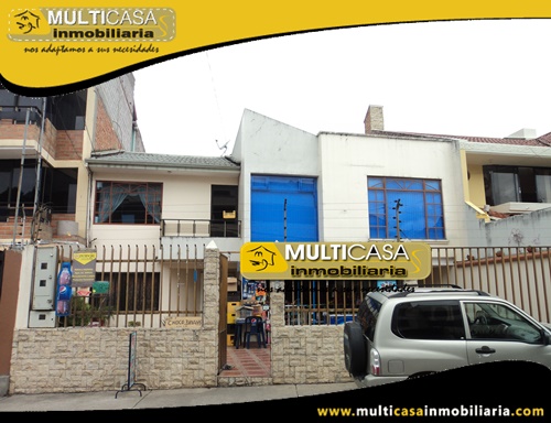 Casa Comercial en Venta de Dos Departamentos y Local Comercial Sector Crea Cuenca-Ecuador
