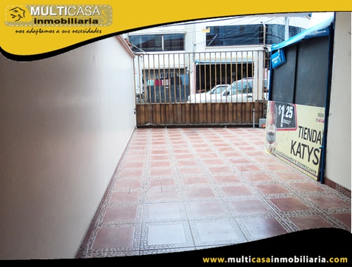 Casa Comercial en Venta de Dos Departamentos y Local Comercial Sector Crea Cuenca-Ecuador