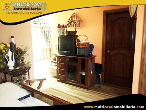 Casa en Venta de Dos Departamentos Sector Héroes de Verdeloma Cuenca-Ecuador