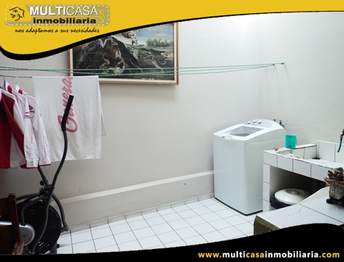 Casa en Venta a Crédito Sector Centro de la Ciudad Cuenca-Ecuador