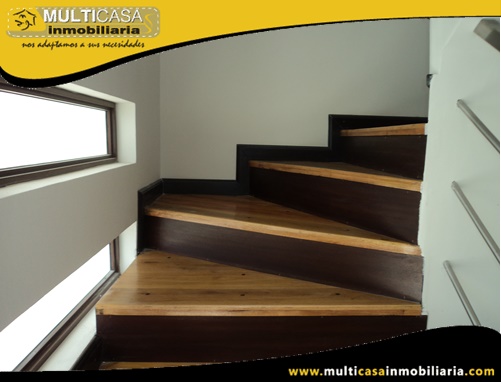Casa en Venta a Crédito en Condominio Privado Sector Av. 1ero de Mayo Cuenca-Ecuador
