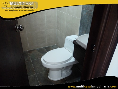 Casa en Venta a Crédito en Condominio Privado Sector Av. 1ero de Mayo Cuenca-Ecuador