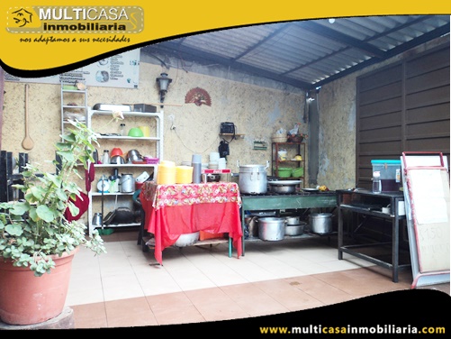 Casa de Dos Departamentos y Local Comercial Sector Medio Ejido Cuenca-Ecuador