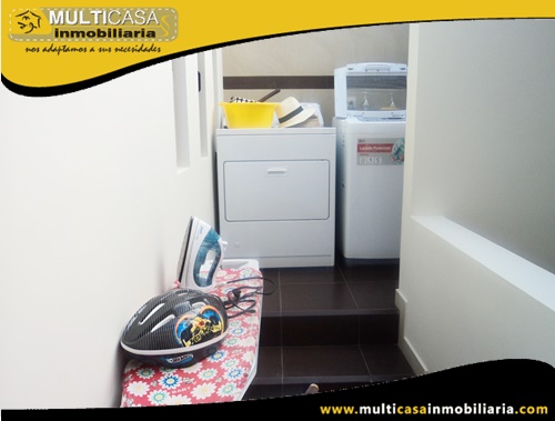 Casa en Venta a Crédito con Dos Departamentos Sector Empresa Eléctrica Cuenca-Ecuador