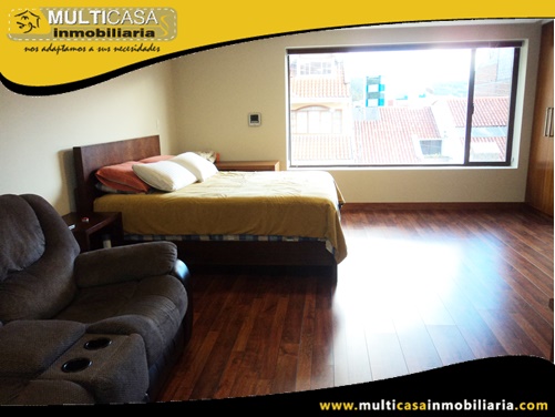 Casa en Venta a Crédito con Dos Departamentos Sector Empresa Eléctrica Cuenca-Ecuador